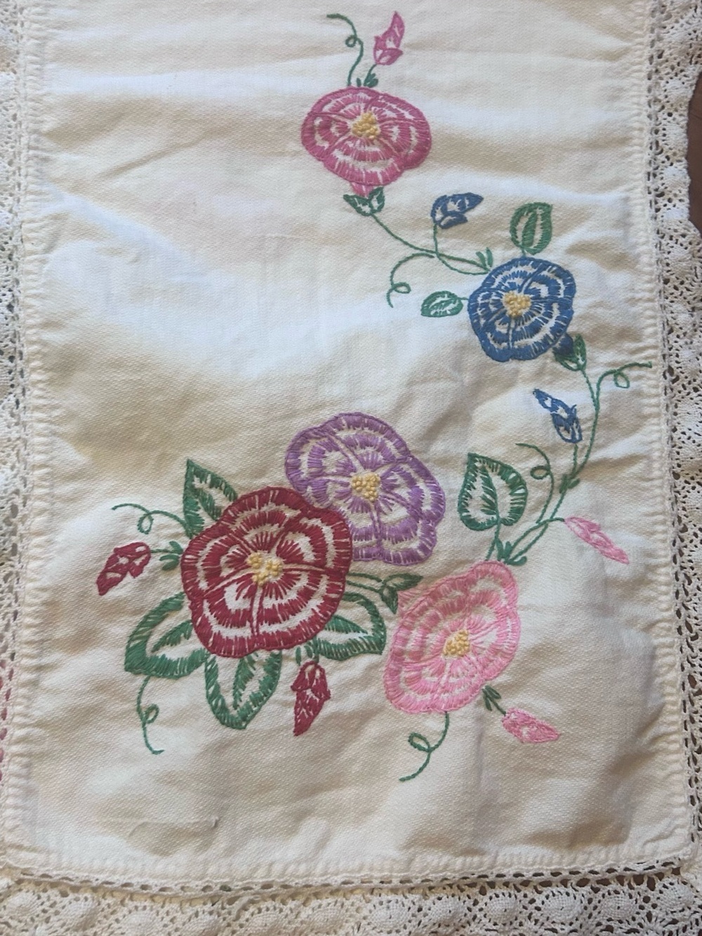 Vintage Floral Embroidered Table Runner in Cream, Pink, Blue, Green - Picture 2 of 7